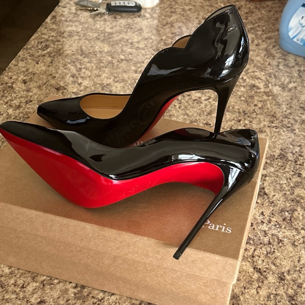 Christian Louboutin Hot Chick 100 Patent Black Size. 11.5(US) 41.5 (EU)